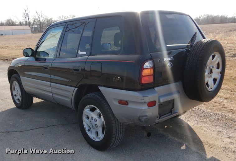 2000 Toyota RAV4 SUV in Moscow Mills, MO | Item KH9783 sold | Purple Wave