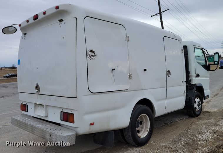 image for item KH9830 2008 Mitsubishi FUSO  box truck