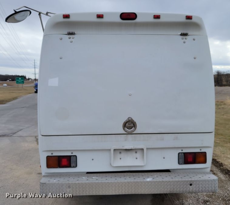 image for item KH9830 2008 Mitsubishi FUSO  box truck