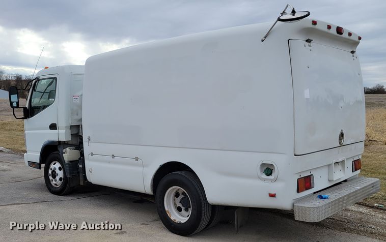 image for item KH9830 2008 Mitsubishi FUSO  box truck