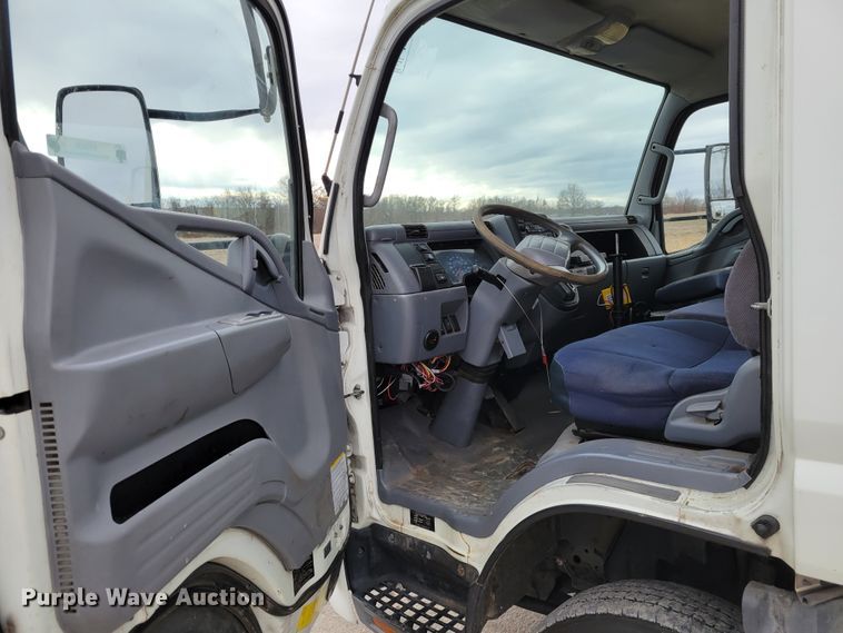 image for item KH9830 2008 Mitsubishi FUSO  box truck