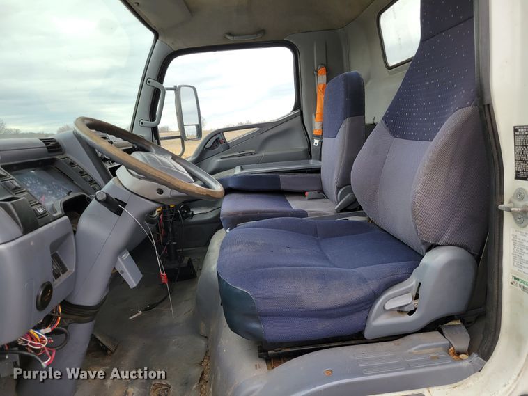 image for item KH9830 2008 Mitsubishi FUSO  box truck