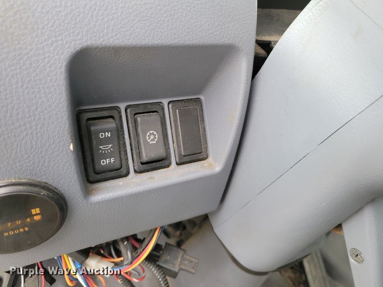 image for item KH9830 2008 Mitsubishi FUSO  box truck