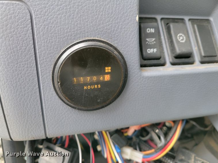 image for item KH9830 2008 Mitsubishi FUSO  box truck