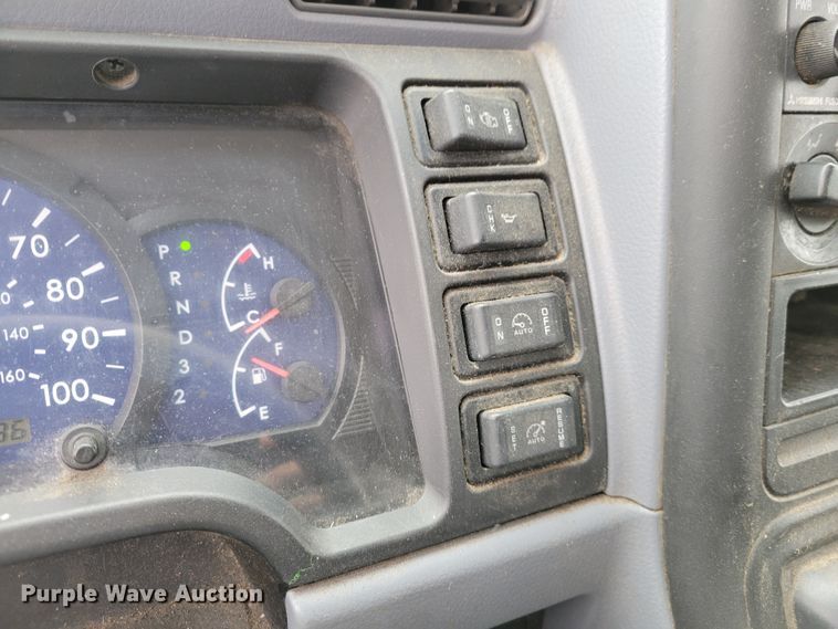 image for item KH9830 2008 Mitsubishi FUSO  box truck