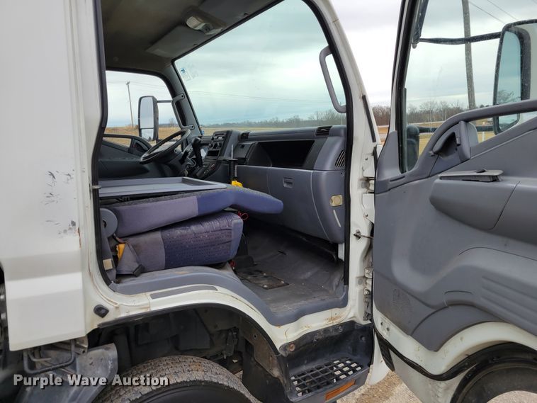 image for item KH9830 2008 Mitsubishi FUSO  box truck