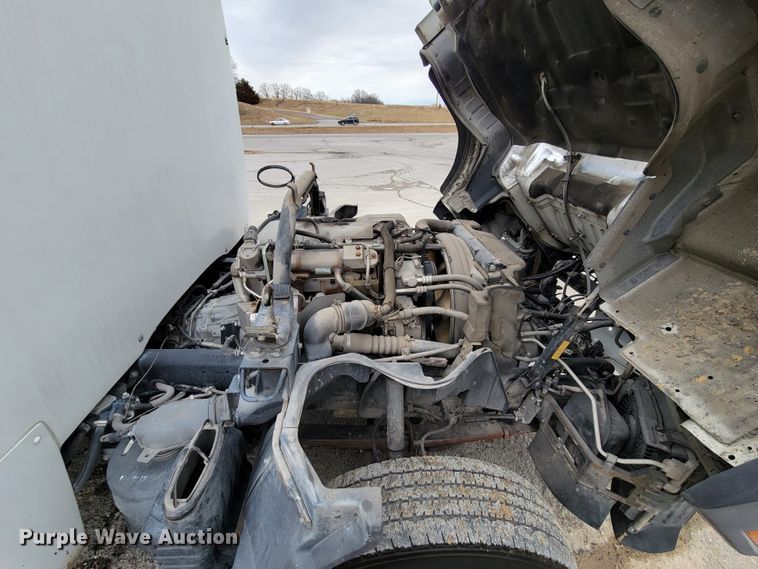 image for item KH9830 2008 Mitsubishi FUSO  box truck