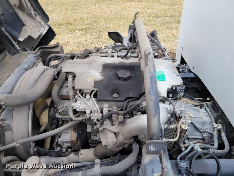 image for item KH9830 2008 Mitsubishi FUSO  box truck