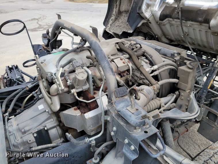 image for item KH9830 2008 Mitsubishi FUSO  box truck