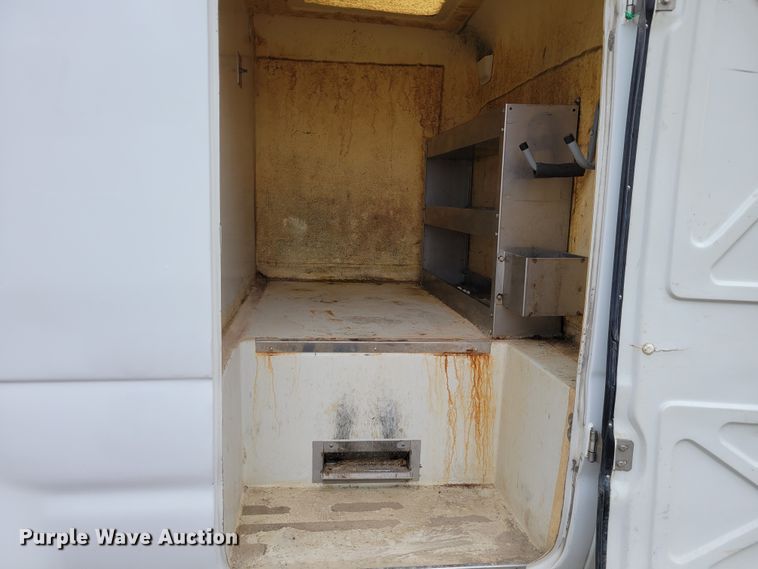 image for item KH9830 2008 Mitsubishi FUSO  box truck