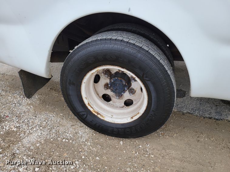 image for item KH9830 2008 Mitsubishi FUSO  box truck