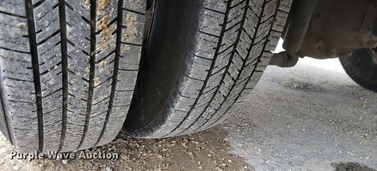 image for item KH9830 2008 Mitsubishi FUSO  box truck