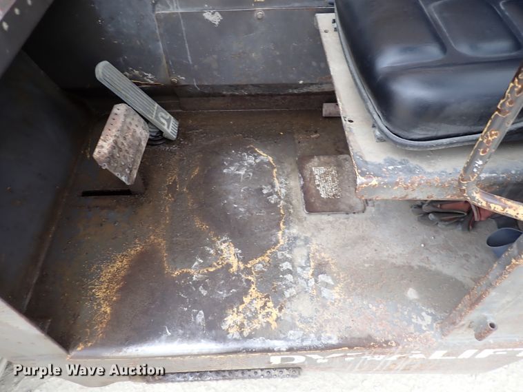 image for item DC4139 1996 Gehl 553  telehandler