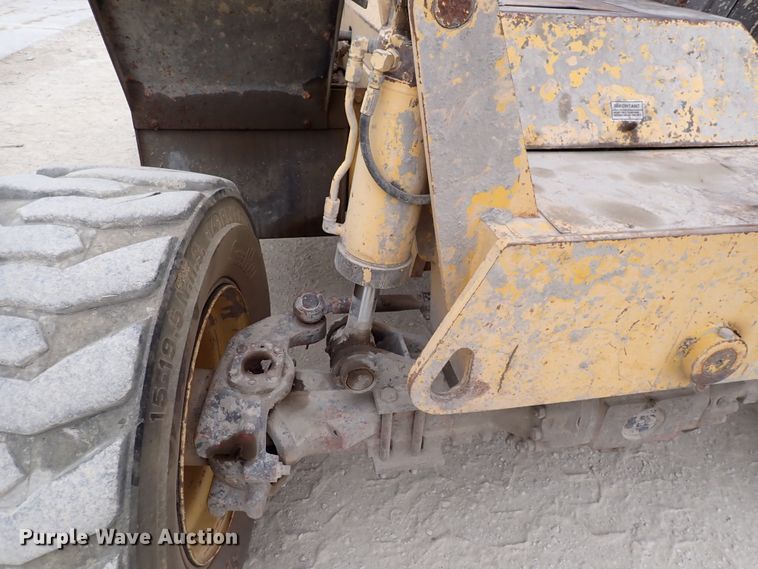 image for item DC4139 1996 Gehl 553  telehandler