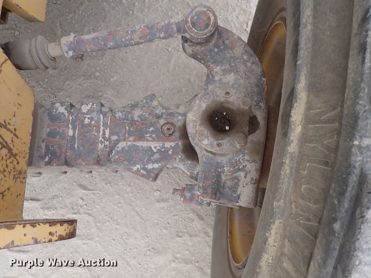 image for item DC4139 1996 Gehl 553  telehandler