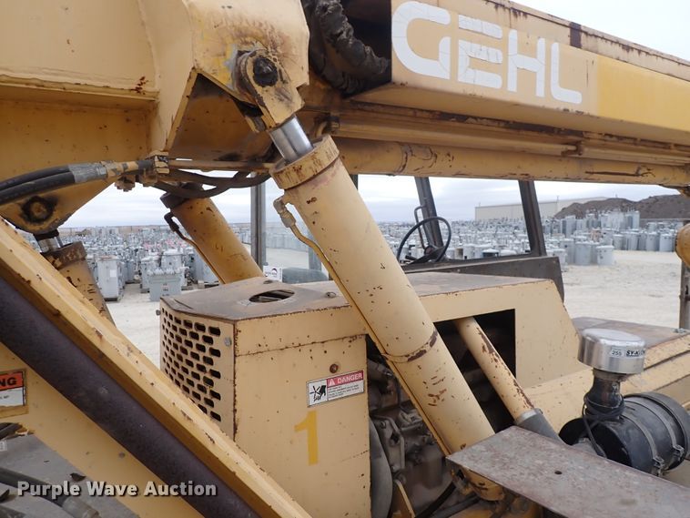 image for item DC4139 1996 Gehl 553  telehandler
