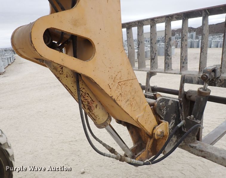 image for item DC4139 1996 Gehl 553  telehandler