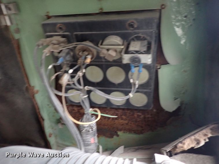 image for item DC4145 Sulair 185  air compressor