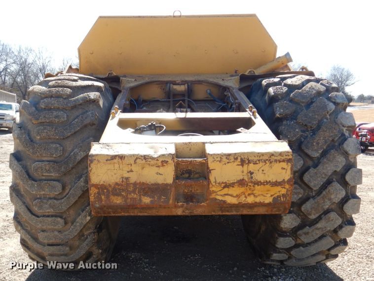 image for item DE7509 1982 Caterpillar 613B  elevating scraper