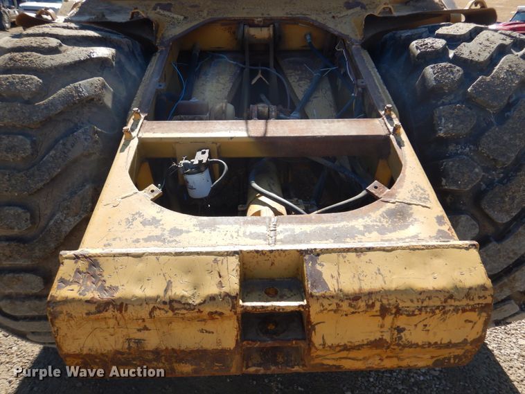 image for item DE7509 1982 Caterpillar 613B  elevating scraper