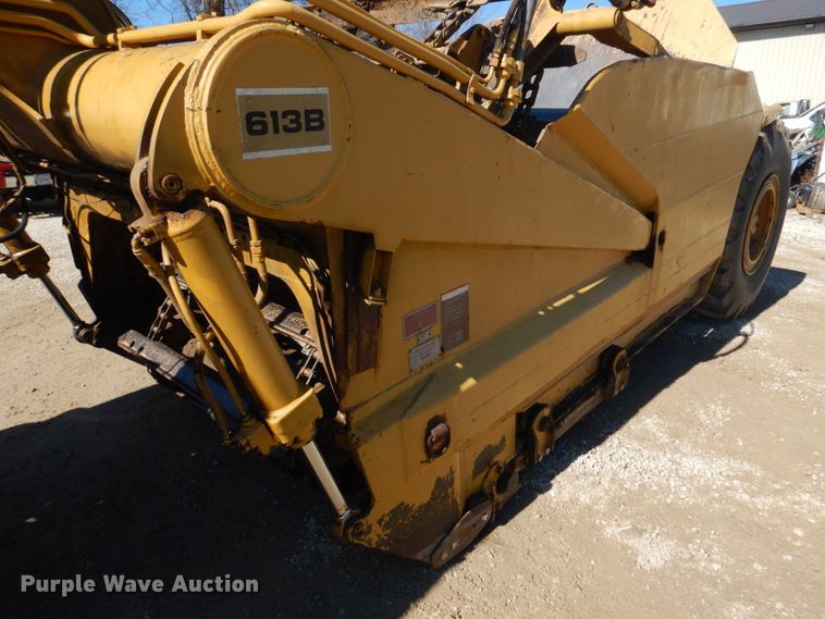 image for item DE7509 1982 Caterpillar 613B  elevating scraper
