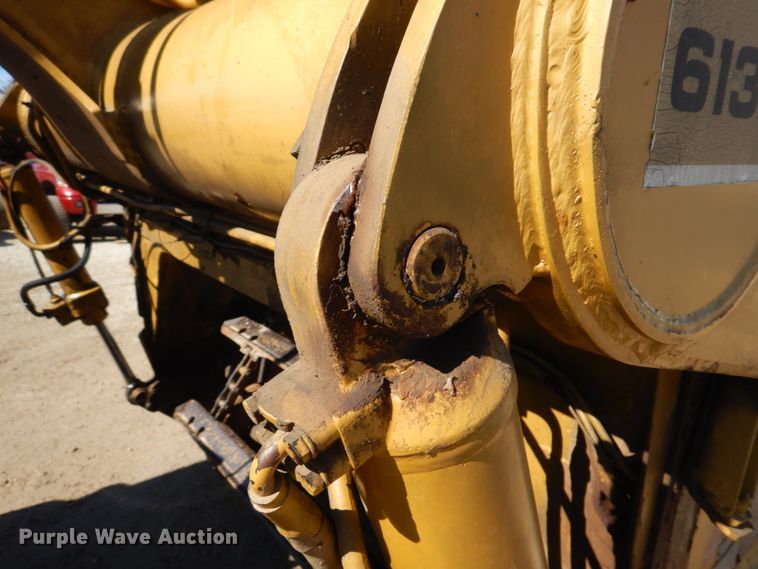 image for item DE7509 1982 Caterpillar 613B  elevating scraper