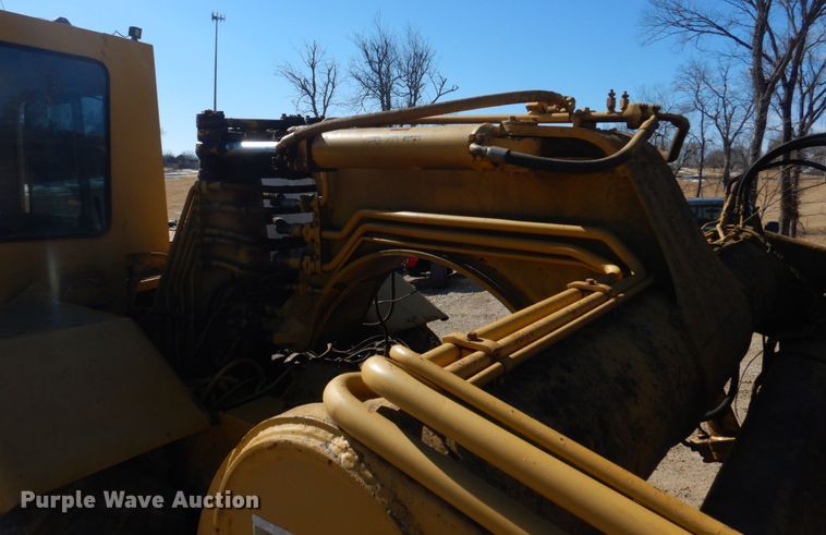 image for item DE7509 1982 Caterpillar 613B  elevating scraper