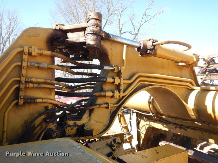 image for item DE7509 1982 Caterpillar 613B  elevating scraper