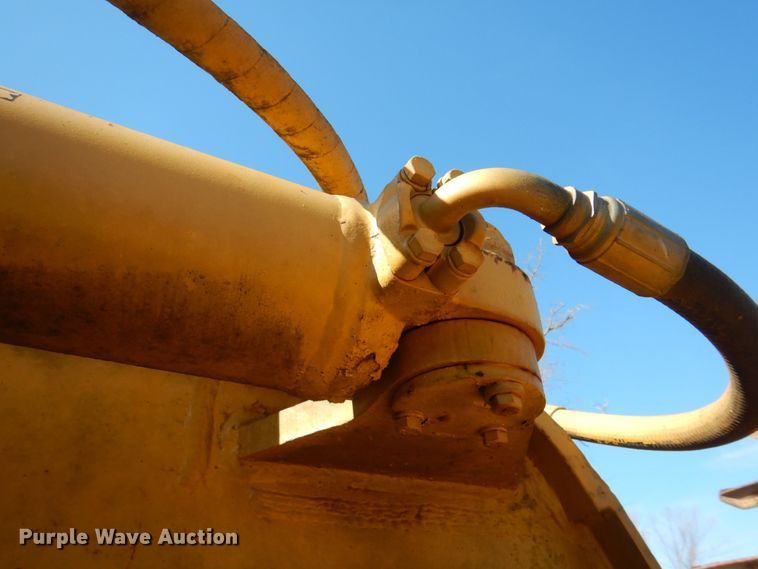 image for item DE7509 1982 Caterpillar 613B  elevating scraper