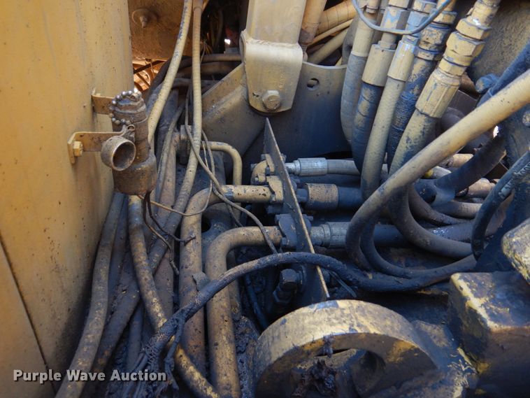 image for item DE7509 1982 Caterpillar 613B  elevating scraper