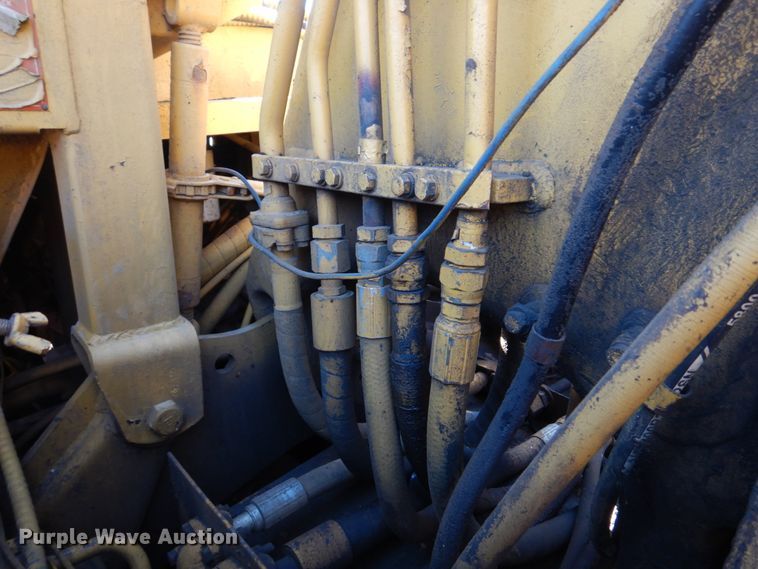 image for item DE7509 1982 Caterpillar 613B  elevating scraper