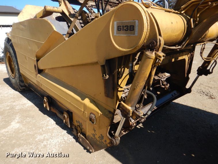 image for item DE7509 1982 Caterpillar 613B  elevating scraper