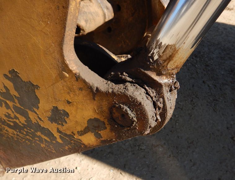 image for item DE7509 1982 Caterpillar 613B  elevating scraper