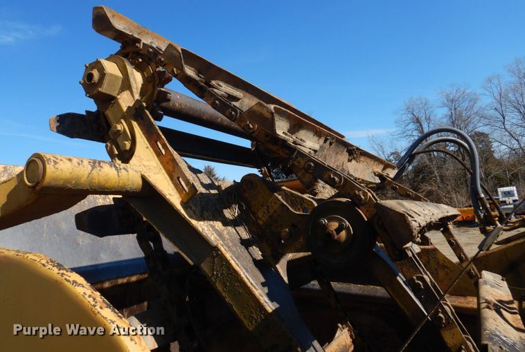 image for item DE7509 1982 Caterpillar 613B  elevating scraper