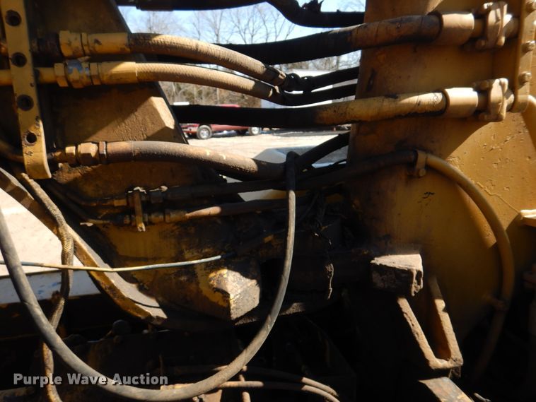 image for item DE7509 1982 Caterpillar 613B  elevating scraper