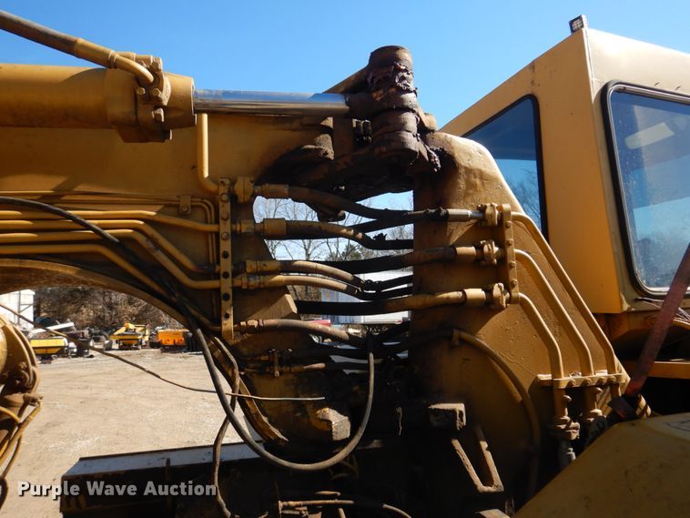 image for item DE7509 1982 Caterpillar 613B  elevating scraper