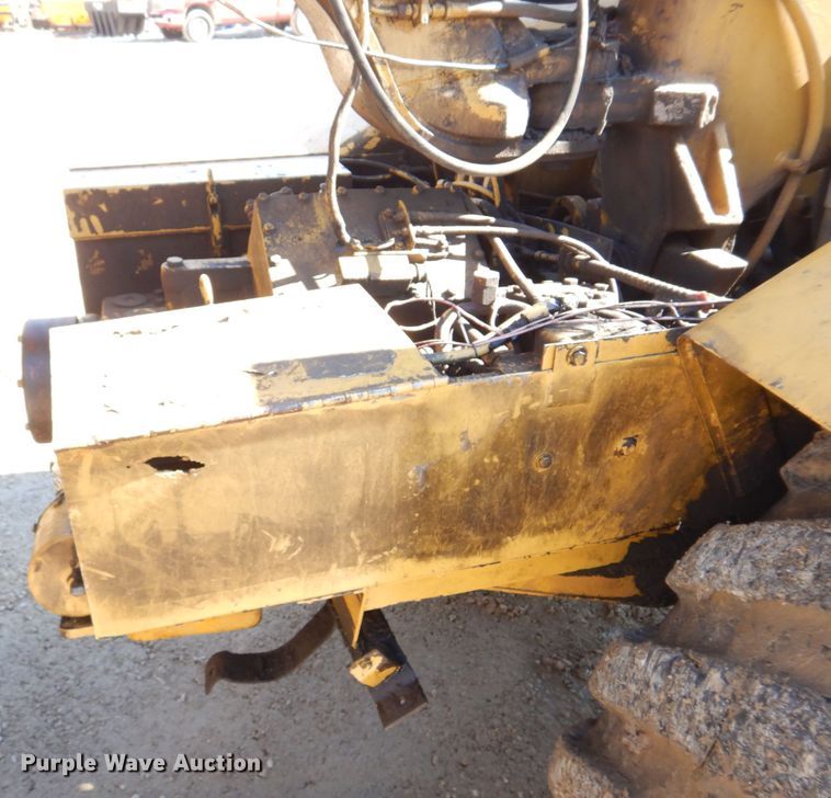 image for item DE7509 1982 Caterpillar 613B  elevating scraper