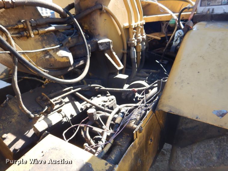 image for item DE7509 1982 Caterpillar 613B  elevating scraper