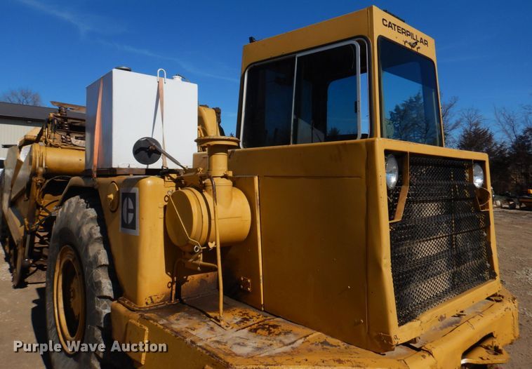 image for item DE7509 1982 Caterpillar 613B  elevating scraper