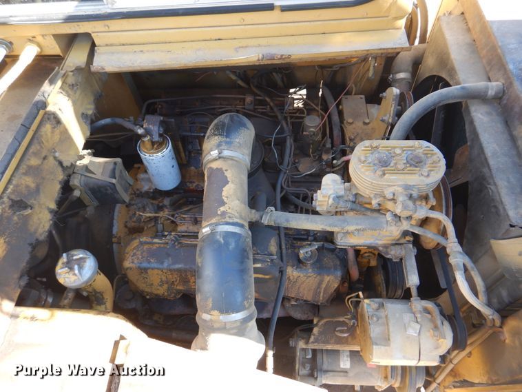 image for item DE7509 1982 Caterpillar 613B  elevating scraper