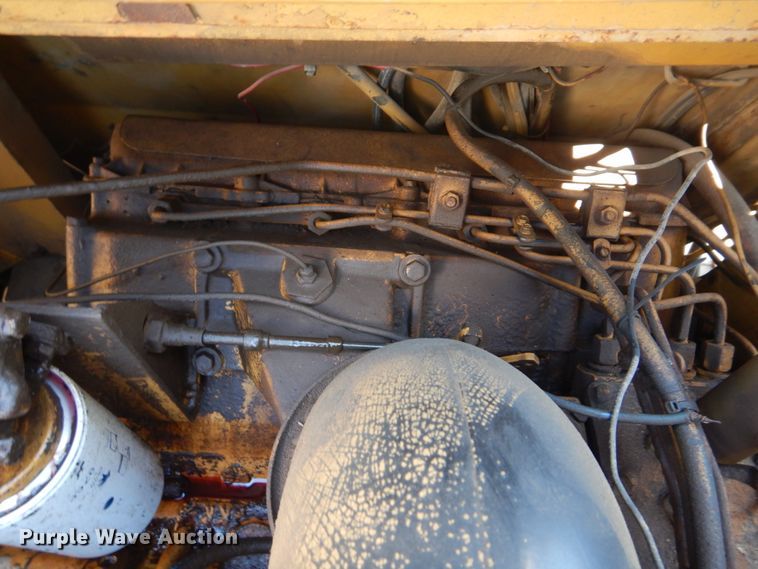 image for item DE7509 1982 Caterpillar 613B  elevating scraper