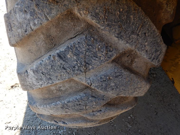 image for item DE7509 1982 Caterpillar 613B  elevating scraper