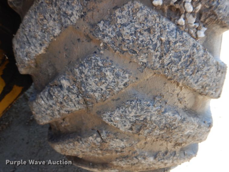 image for item DE7509 1982 Caterpillar 613B  elevating scraper