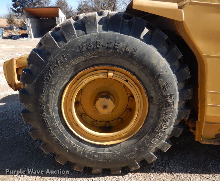 image for item DE7509 1982 Caterpillar 613B  elevating scraper