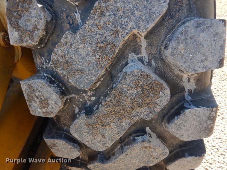 image for item DE7509 1982 Caterpillar 613B  elevating scraper