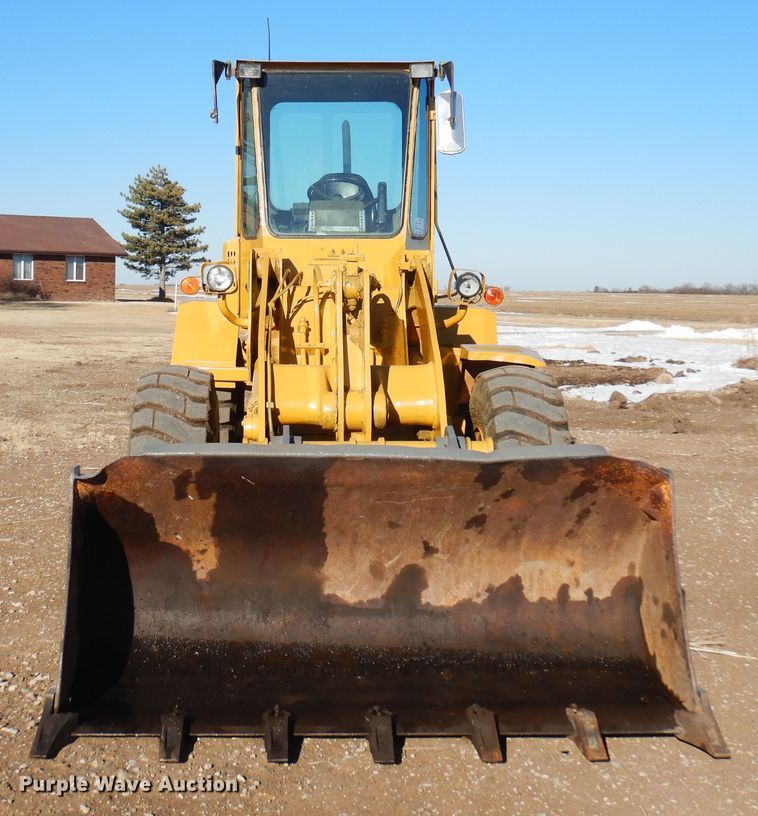 image for item DF0053 1998 Hyundai HL730-3  wheel loader