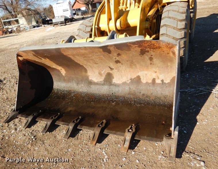 image for item DF0053 1998 Hyundai HL730-3  wheel loader