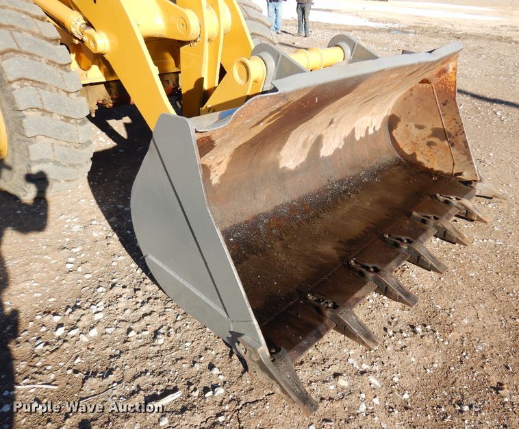 image for item DF0053 1998 Hyundai HL730-3  wheel loader