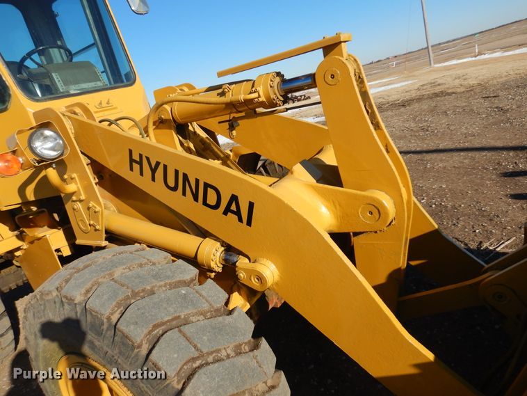 image for item DF0053 1998 Hyundai HL730-3  wheel loader
