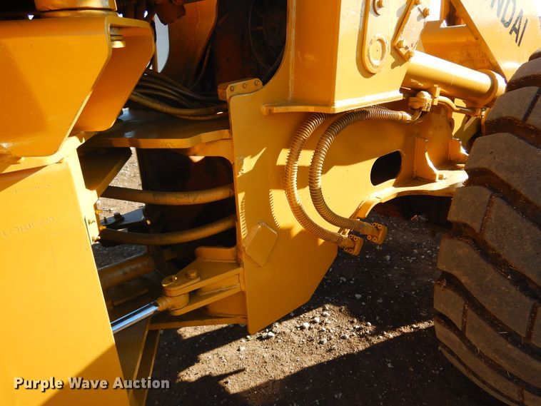 image for item DF0053 1998 Hyundai HL730-3  wheel loader